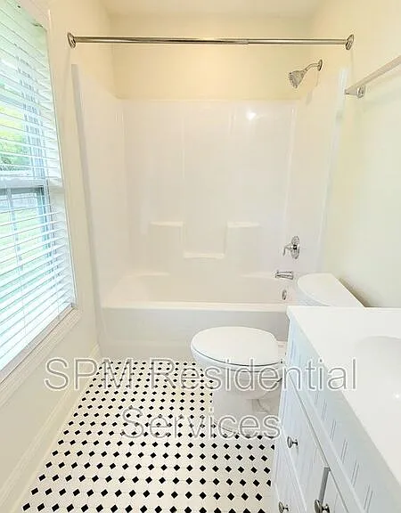 239 N Wallace Ave — Photo 10