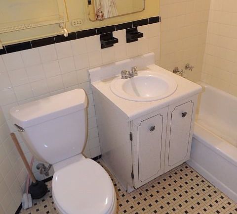 5th image of 9822 63rd Dr APT 5A