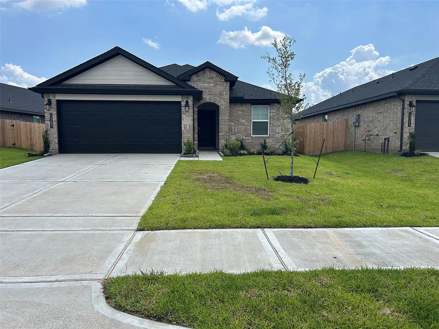 3 bed, 1409 sqft, $2,250 — Photo 1