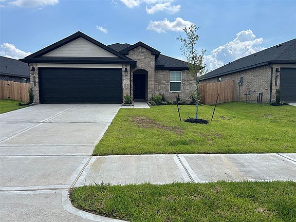 3rd image of 1307 Windom Court Way