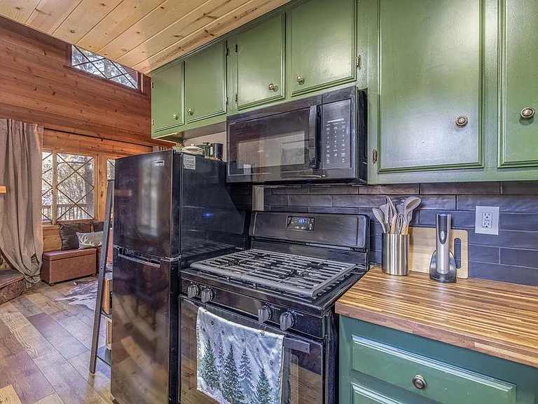 806 Santa Barbara Ave — Photo 6