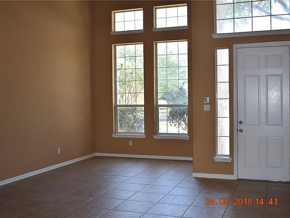 4th image of 2937 Willowdale Ct