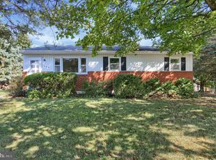 560 Gaynor Ln, Harrisburg, PA 17111