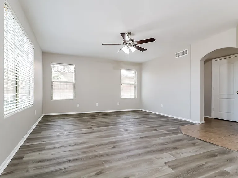 15853 W Diamond St — Photo 4