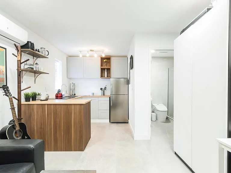 1826 Jefferson St #2 — Photo 5