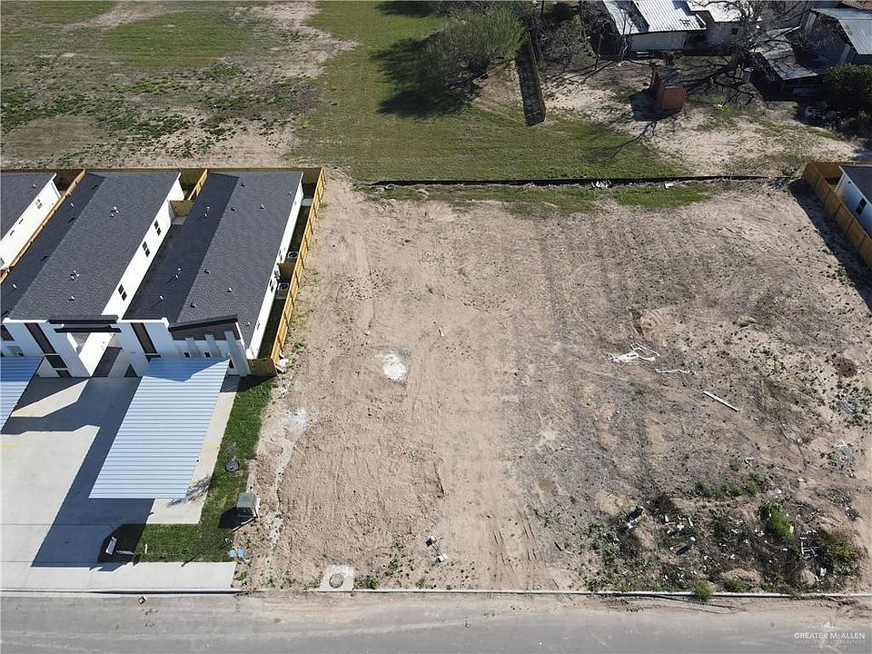 2nd image of 3000 W Citrine St