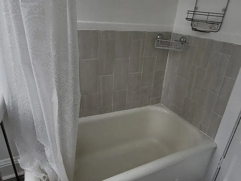 324 Spring St #1 — Photo 18