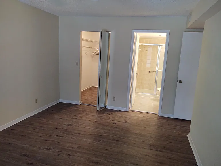 2512 SE Anchorage Cv #2 — Photo 6