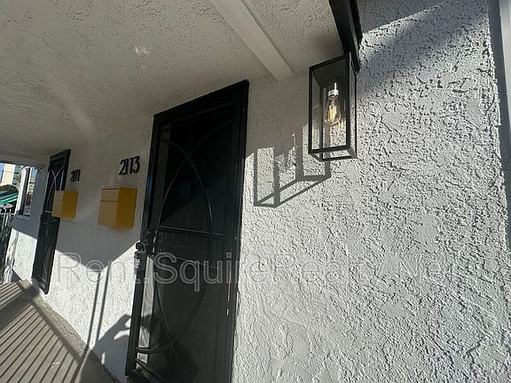 2nd image of 2113 Marengo St