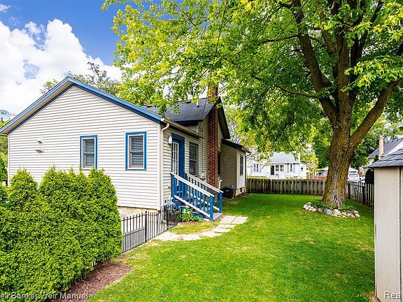 3rd image of 302 Yerkes St