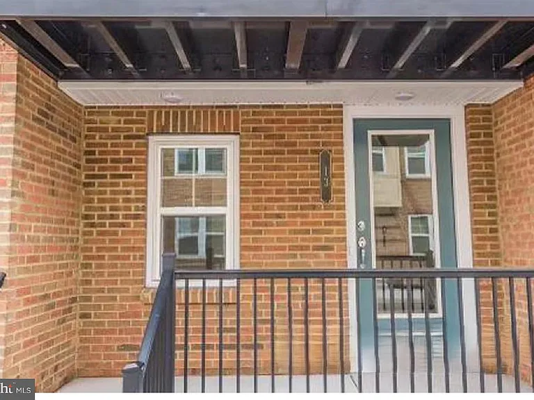 13 Bond St — Photo 2