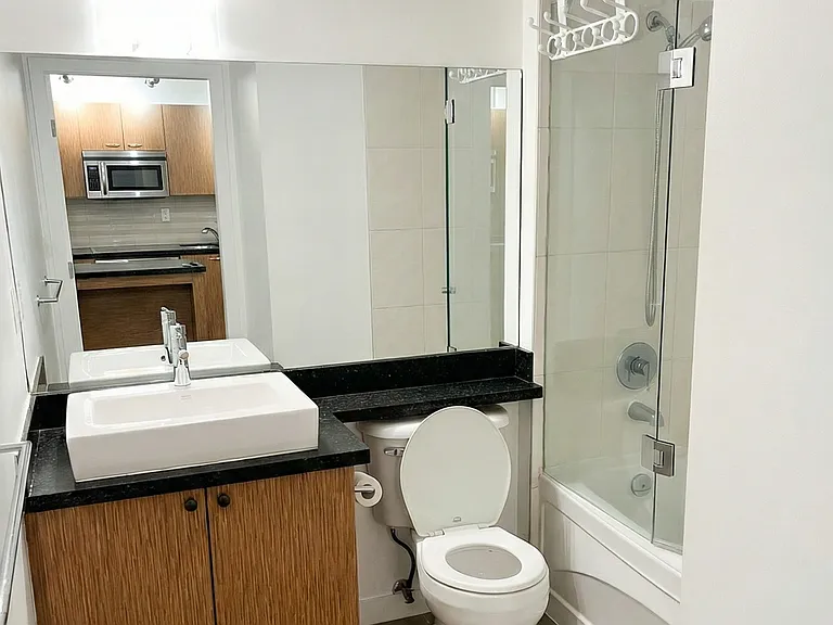 538 Smithe St #506 — Photo 6