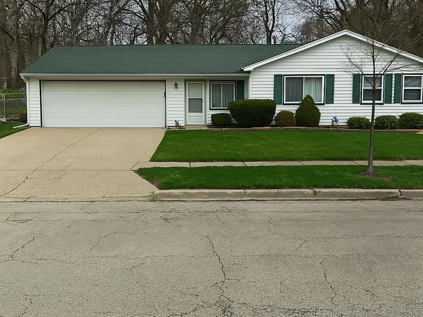 222 Clara Ave, Rockford, IL 61104