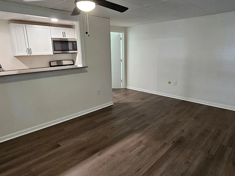 Amoskeag Apartments — Photo 9