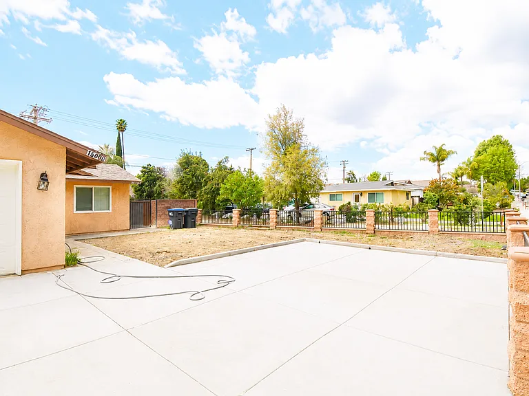 15600 Country Club Dr — Photo 14