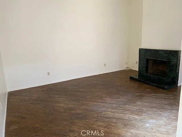 2 bed, 1100 sqft, $2,895 — Photo 2