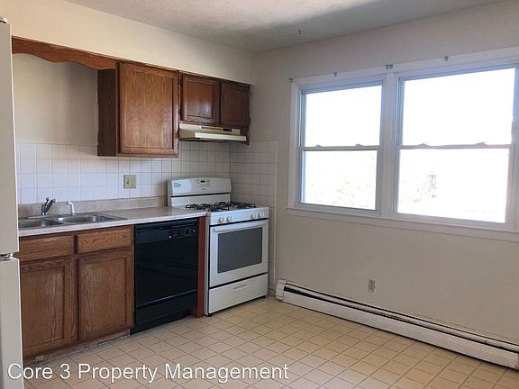 3rd image of 101 N Williamsburg Dr APT C4