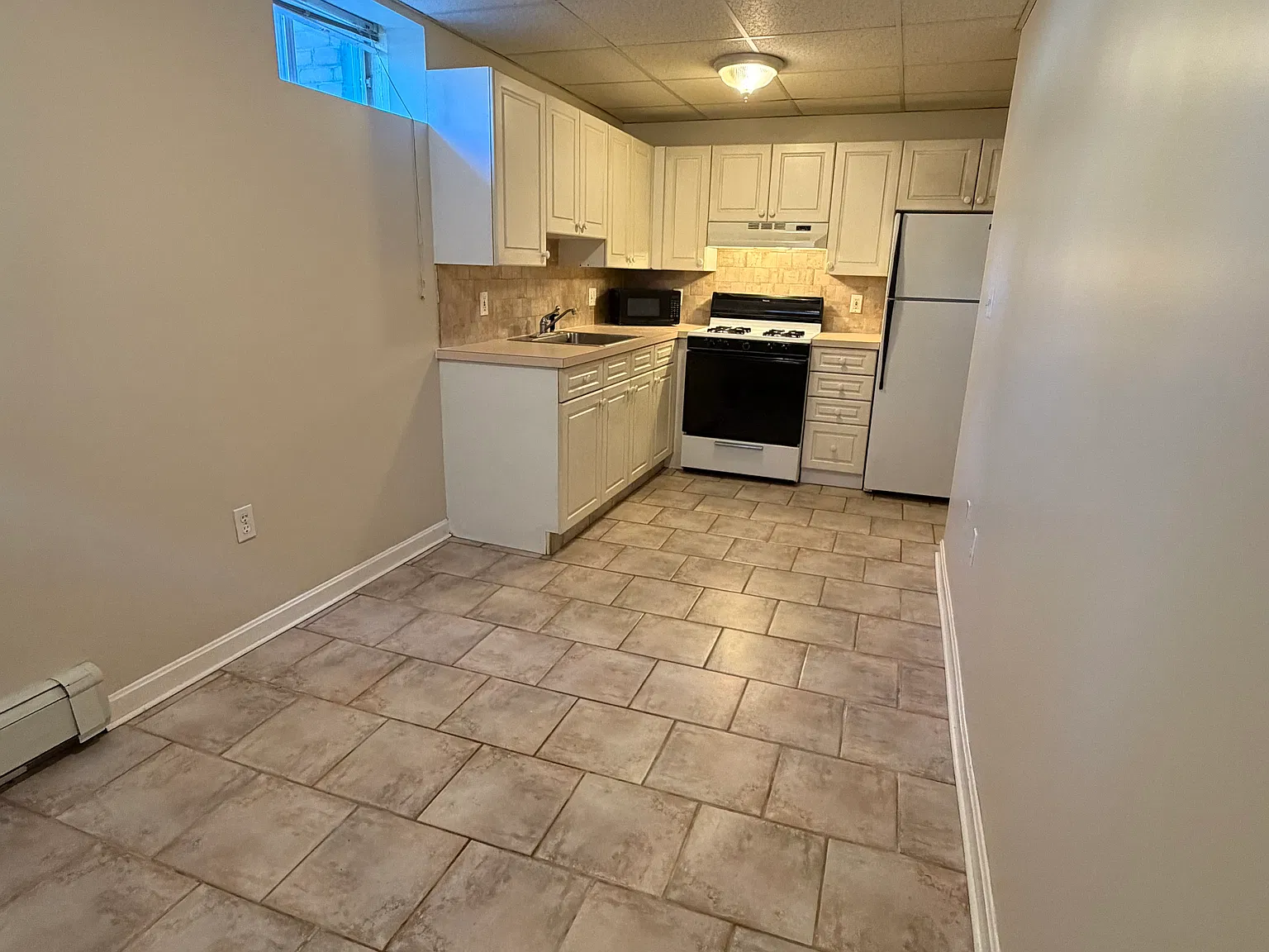 1 bed, 400 sqft, $1,850 — Photo 2