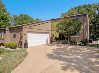 934 Imperial Point, Manchester, MO 63021