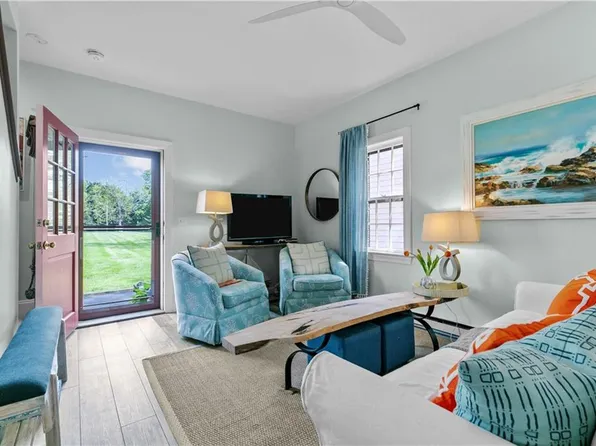 97 Narragansett Ave #C4, Newport, RI 02840