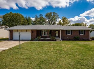 307 Santa Barbara Dr, Effingham, IL 62401