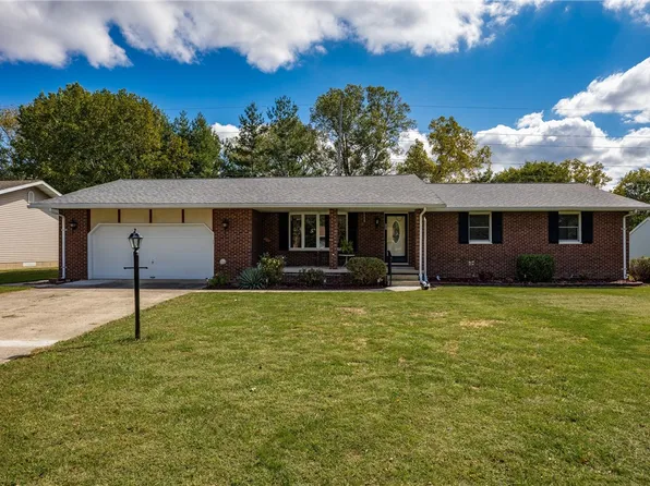 307 Santa Barbara Dr, Effingham, IL 62401