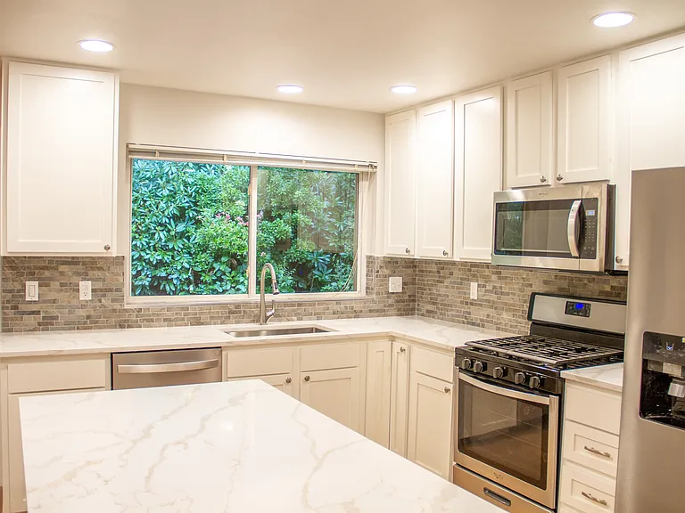 4708 Bear Creek Ln — Photo 8