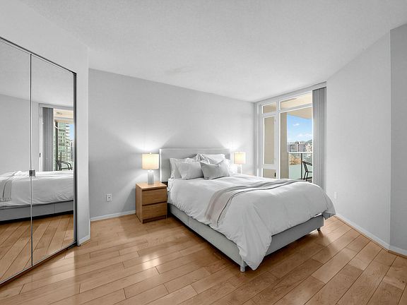 5th image of 2133 Douglas Rd #2005