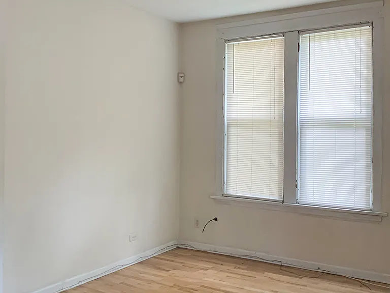 3250 N Lakewood Ave #CH1 — Photo 9