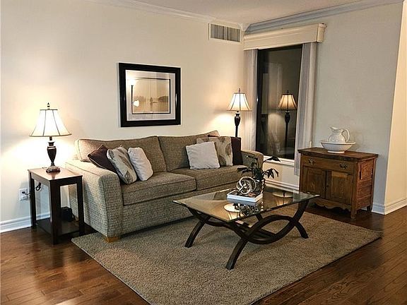 4th image of 260 Sheldon Ave N #609