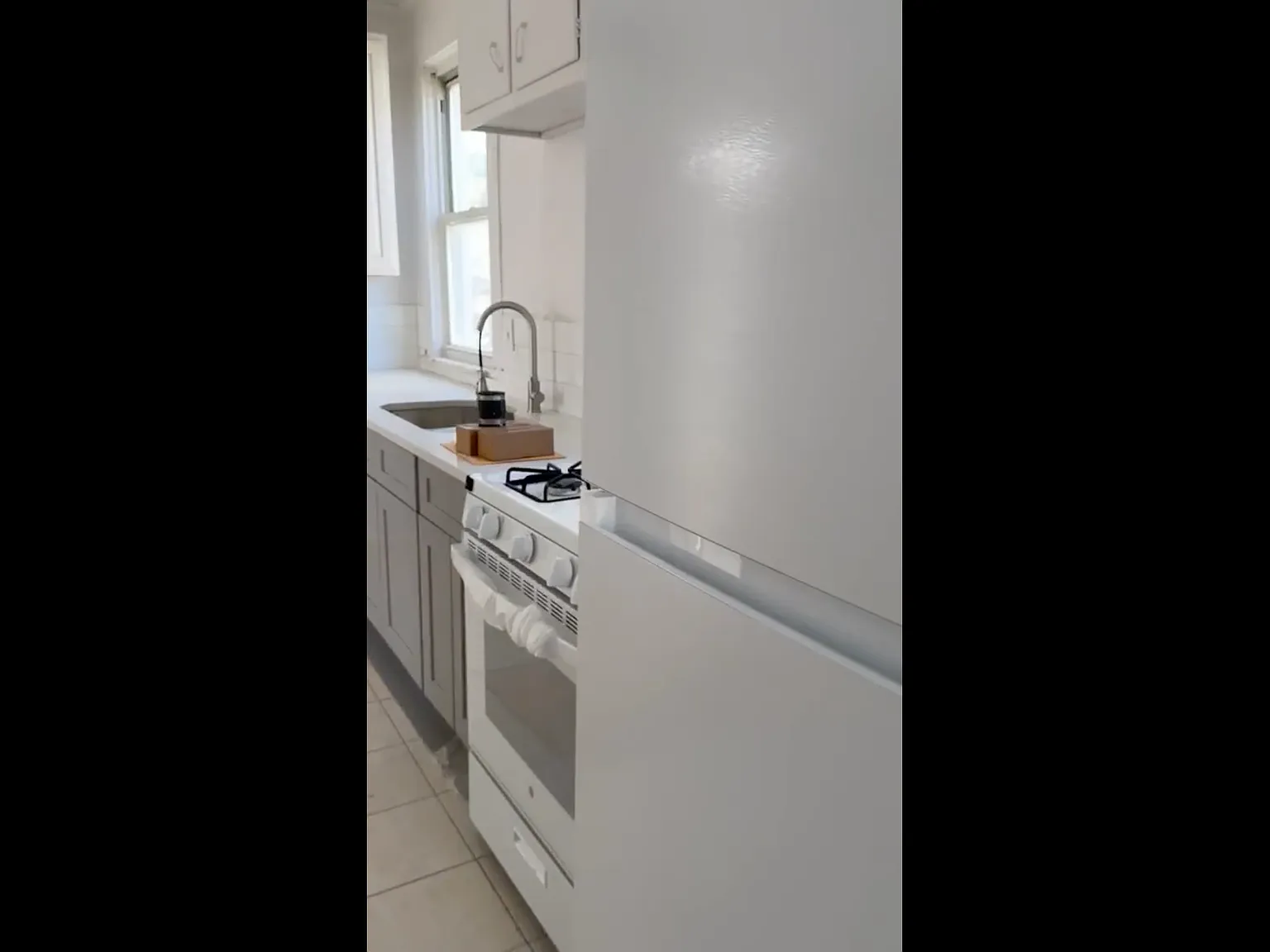 2 bed, 800 sqft, $3,058 — Photo 3