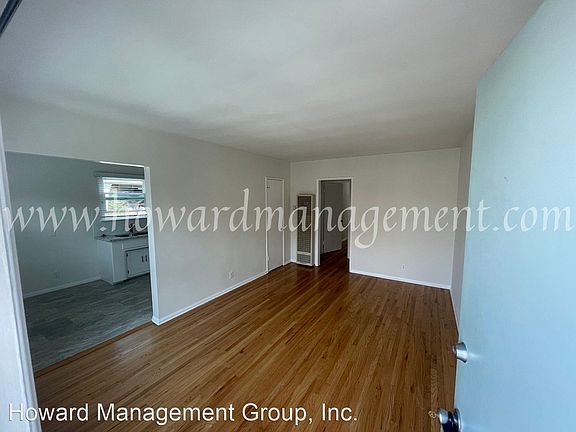 4th image of 10670 Holman Ave