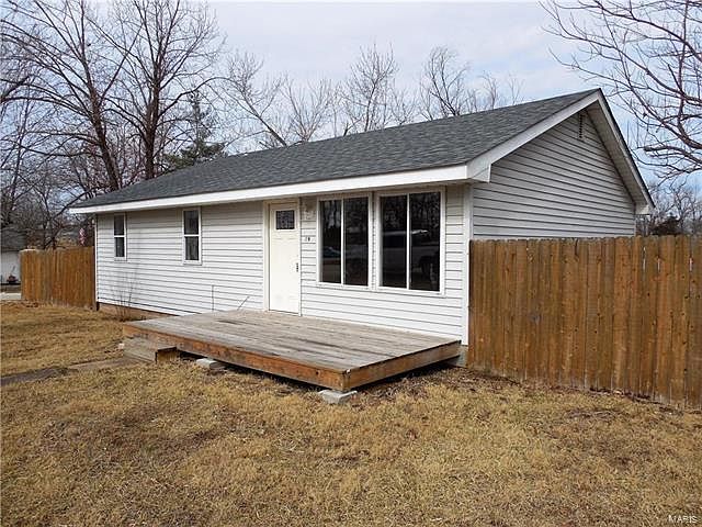 1st image of 19 Hamilton Dr