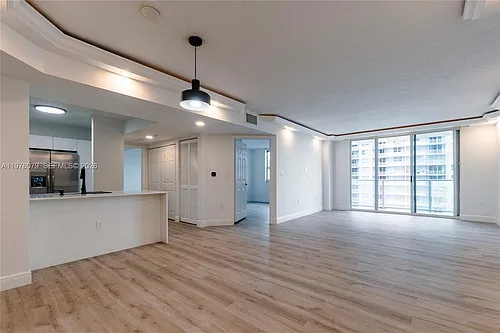 1155 Brickell Bay Dr #2204 Photo 1