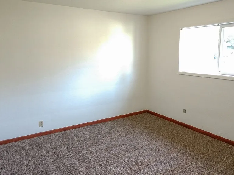 1136 Fairmount Ave S — Photo 26