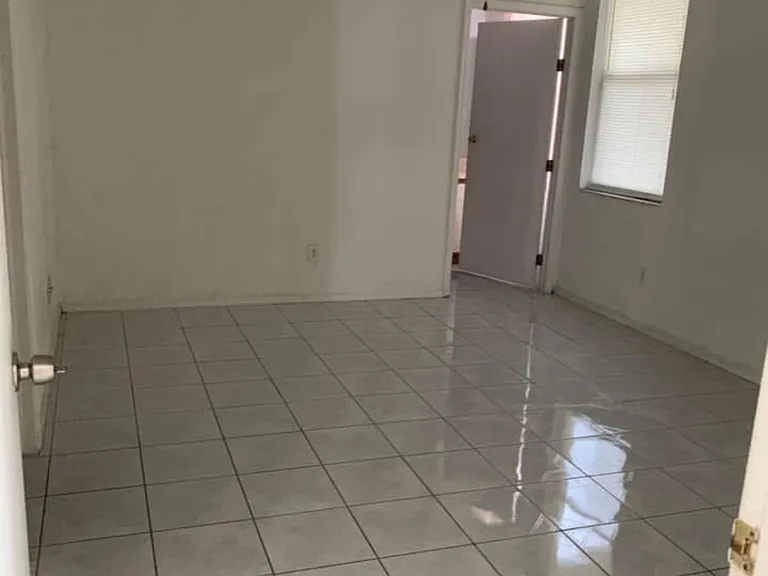 7404 Sade St — Photo 3