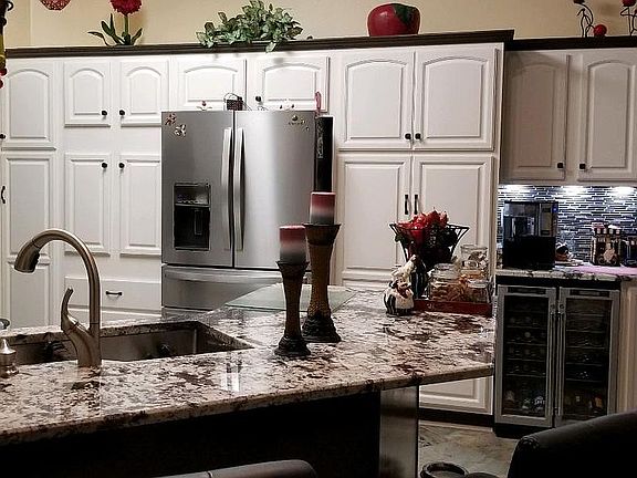 3rd image of 1286 Greenview Ln