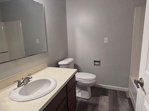 5th image of 927 Delmar Ct
