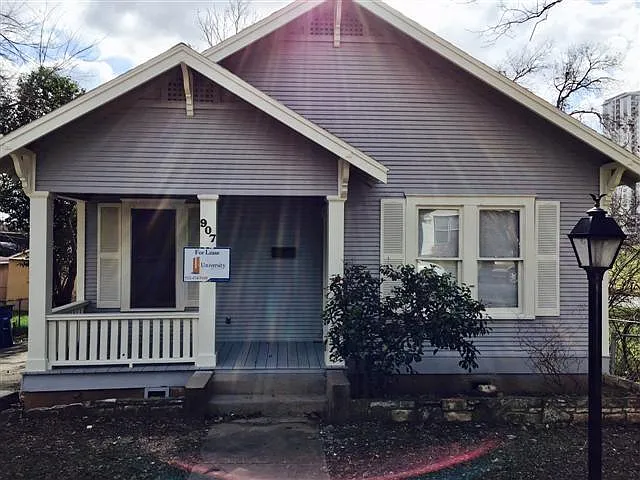 907 Taylor St — Photo 1