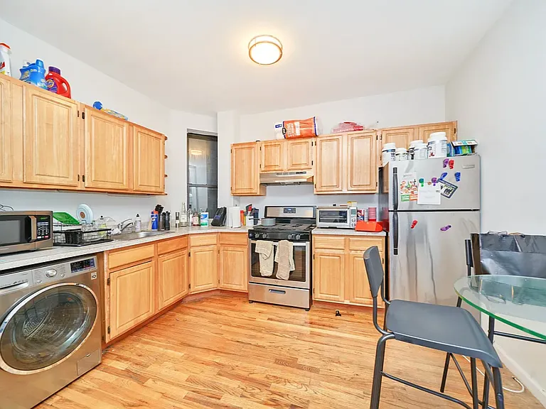364 W 36th St #3A — Photo 2