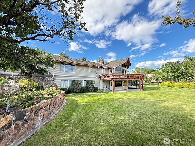 2nd image of 24 Valley View Drive
