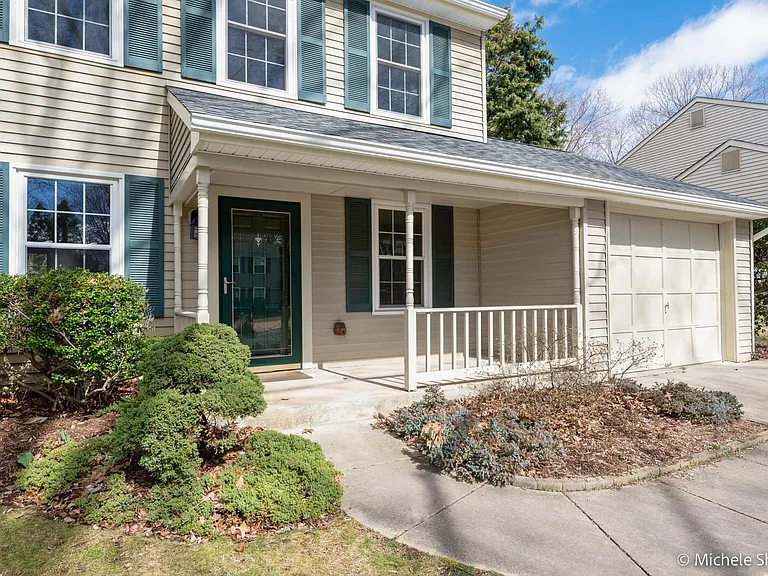 272 Yale Ct — Photo 51