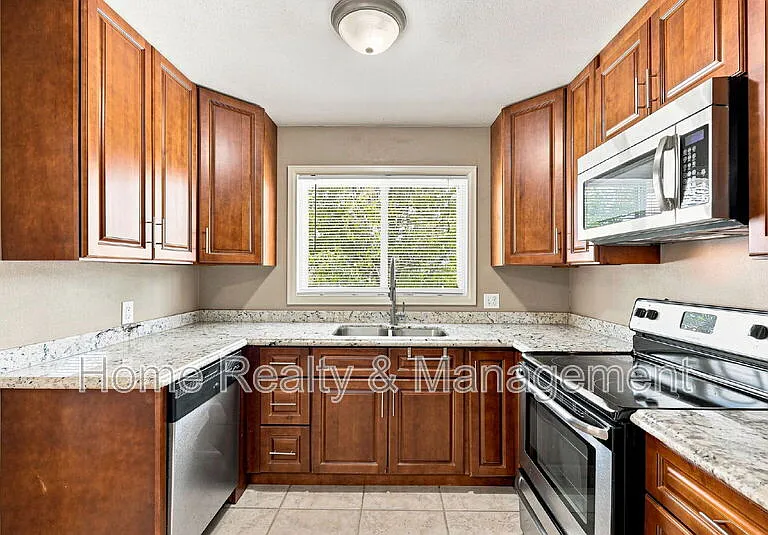 10807 Larry Dr — Photo 9