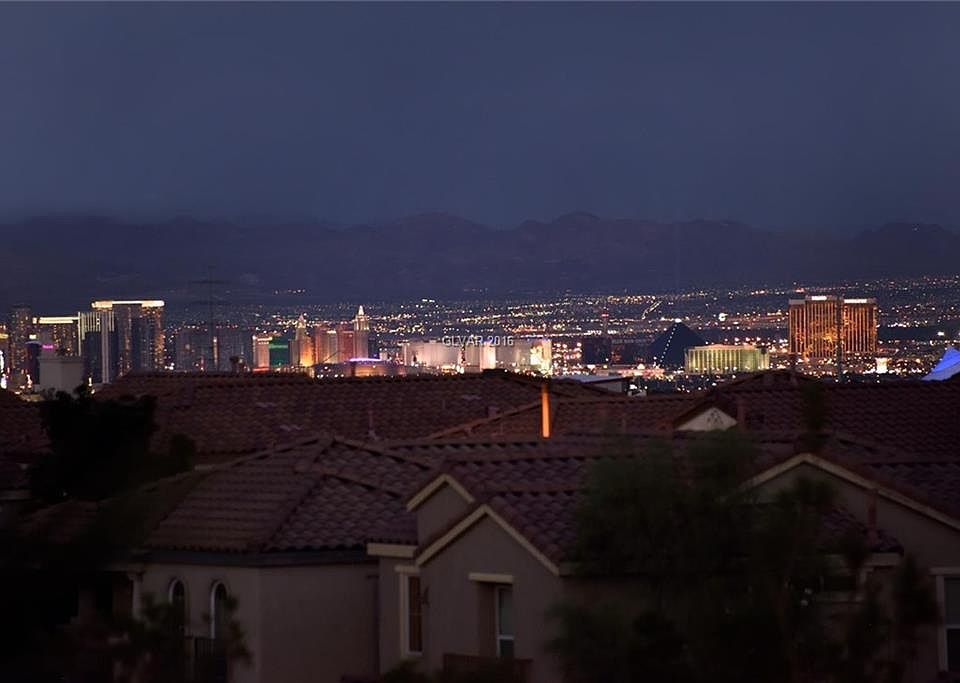1st image of 901 Las Palomas Dr
