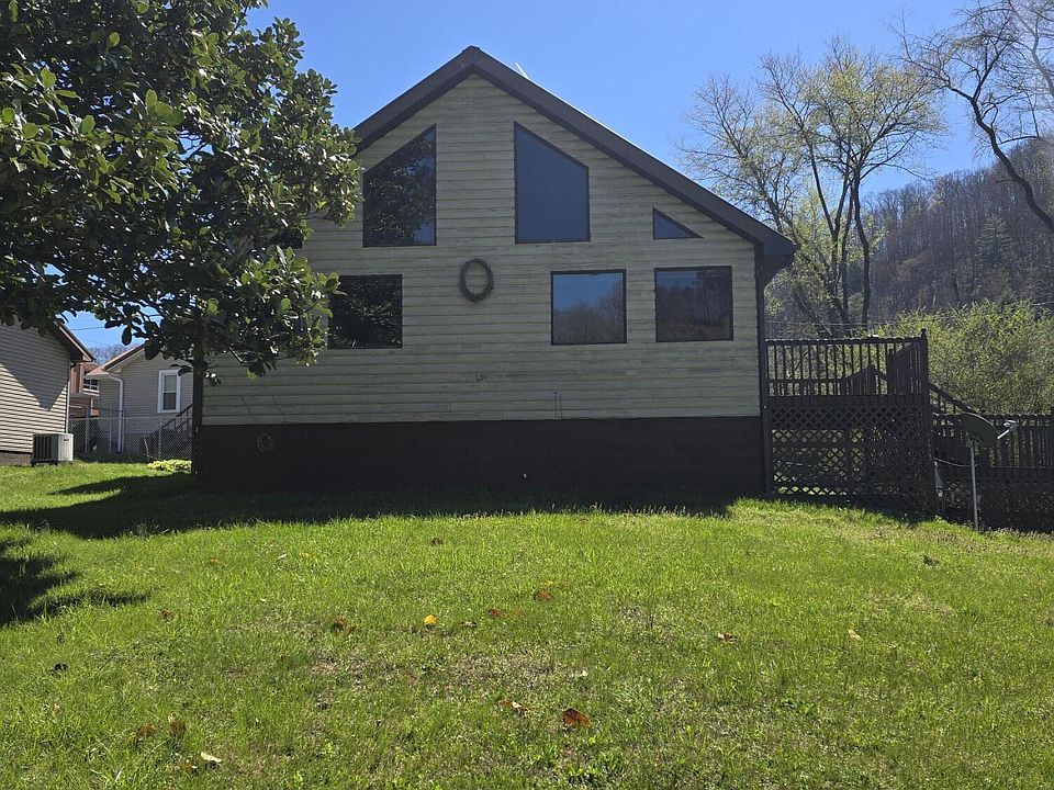 1st image of 217 & 219 Elizabeth Dr #217-219