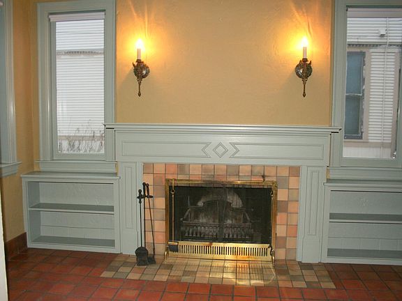 2nd image of 550 Fountain St NE APT 1