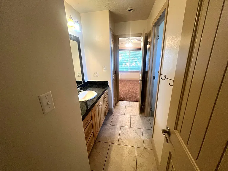 320 S 1125th Way W — Photo 9