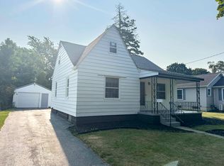 707 Burns St, Essexville, MI 48732