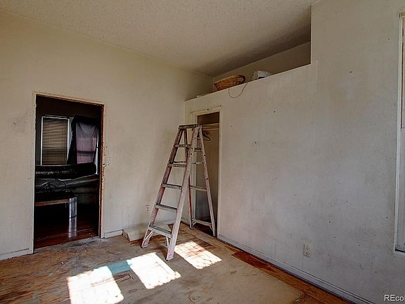 5th image of 2442 W 38th Ave