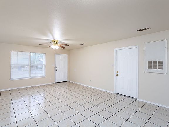 5th image of 1005 Misty Acres Dr